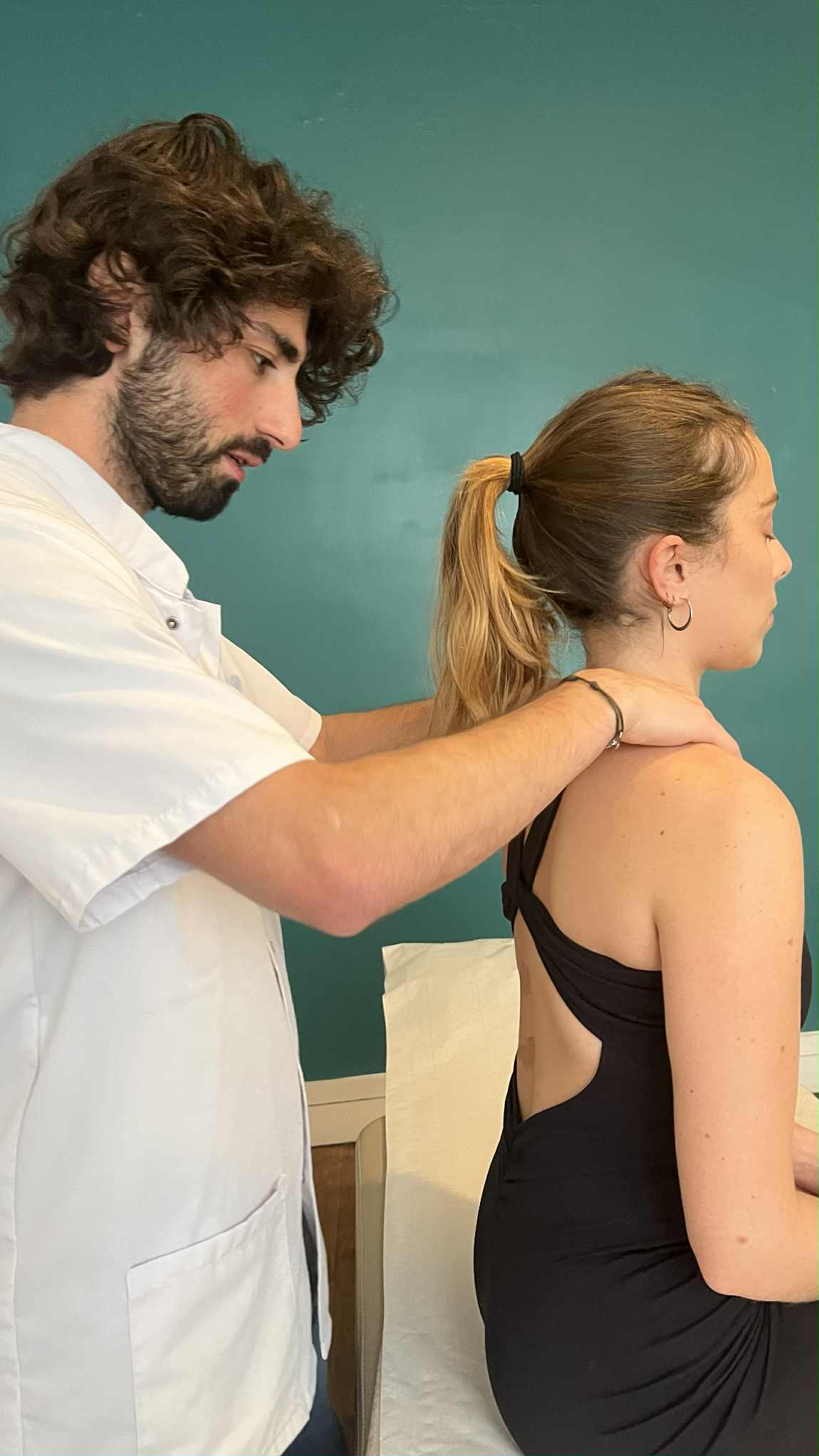 Consultation d'ostéopathie au cabinet de Chahé Bourouchian à Asnières-sur-Seine